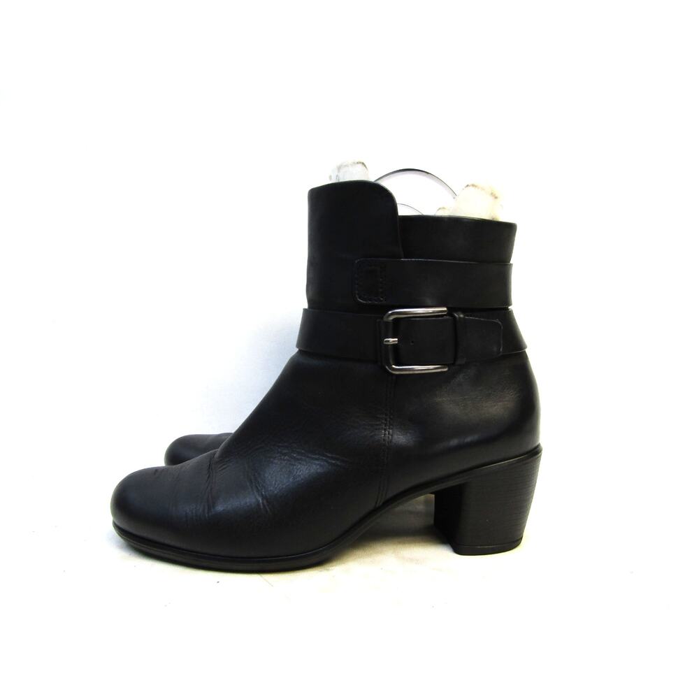 Ecco Womens Size 40 EUR Black Leather Zip Fashion Ankle Boots Booties